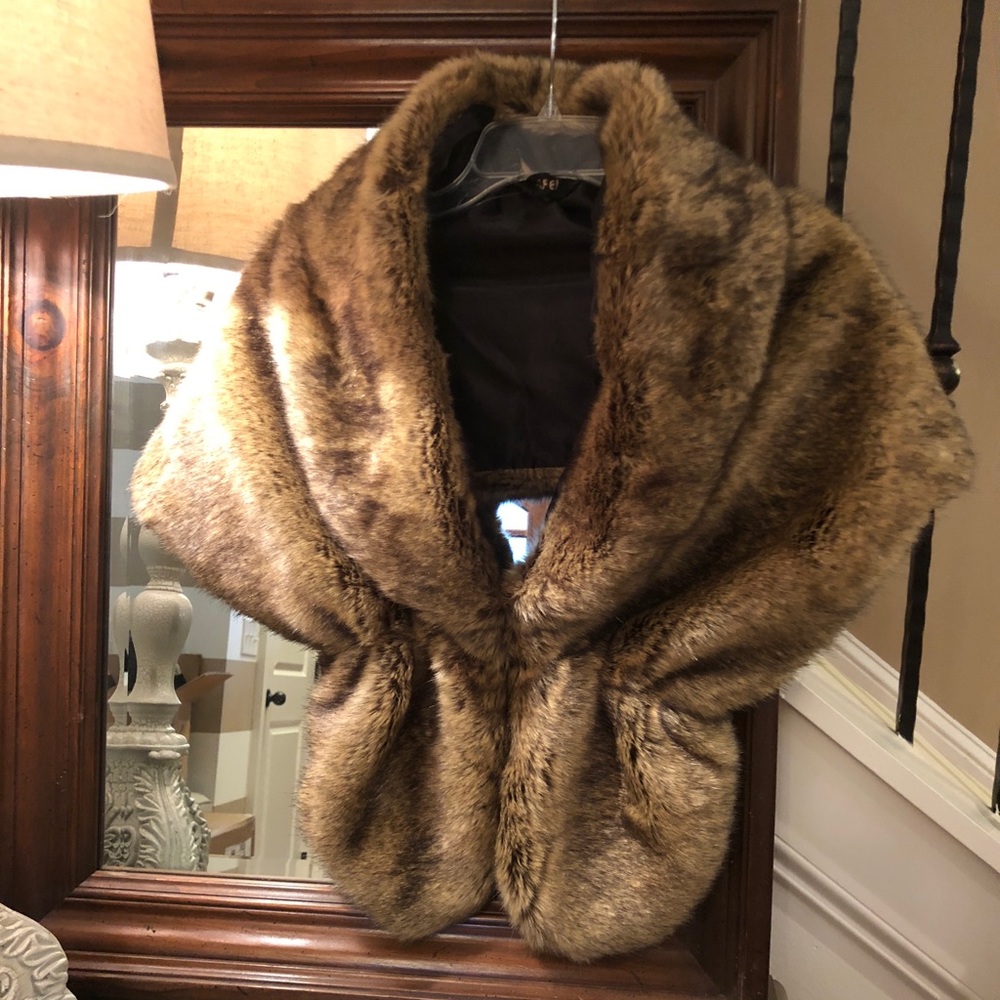 Bridal Faux Fur Wrap